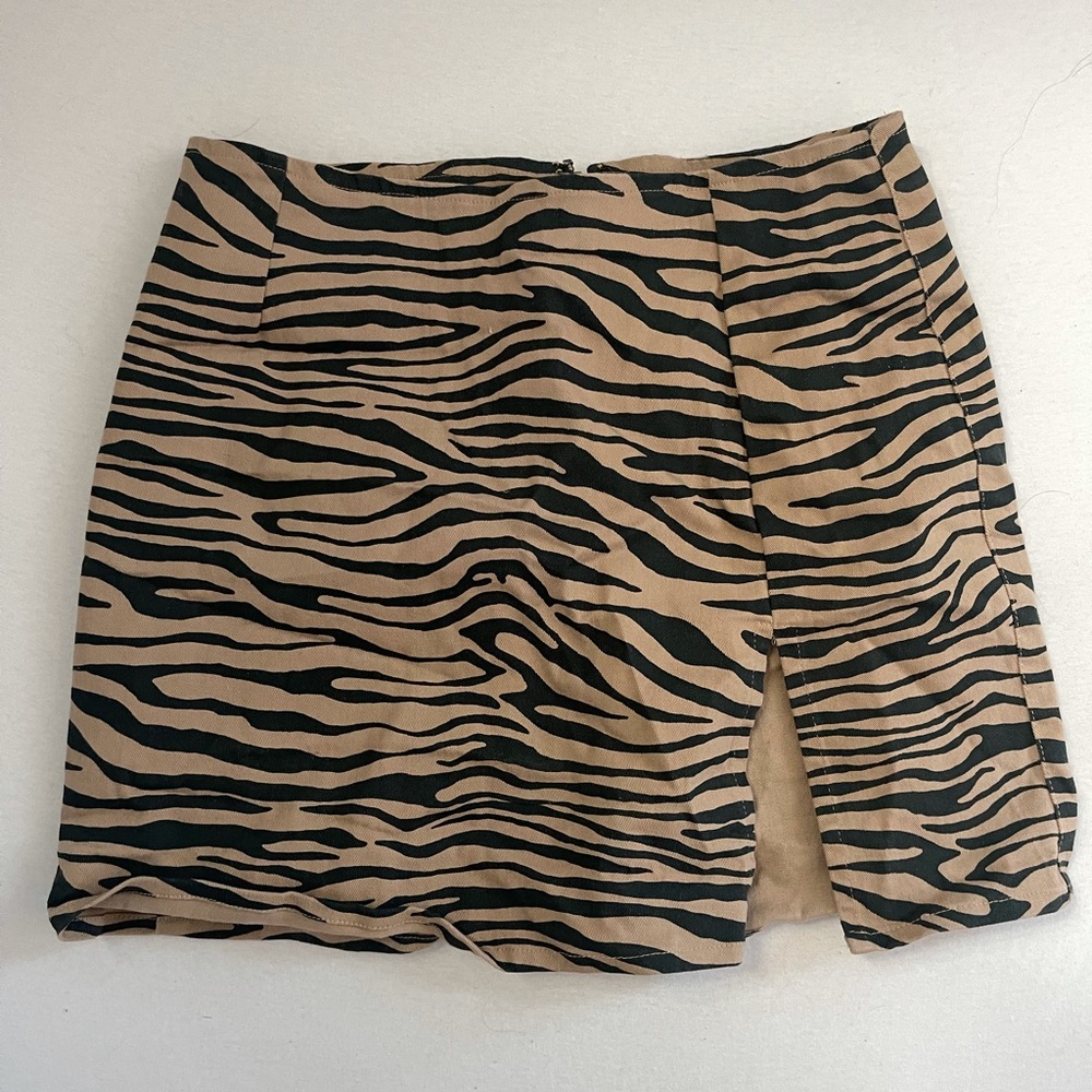Motel skirt size Small